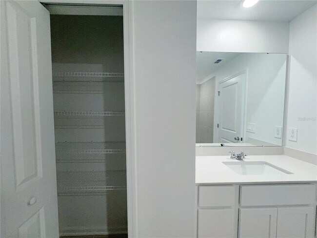 Building Photo - 2362 McKinley Dr