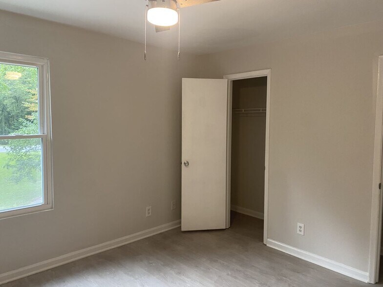 Building Photo - 6368 Baker Ct