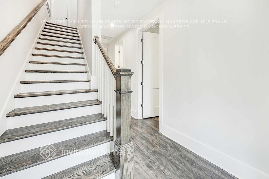 Building Photo - 244 Founders Ln