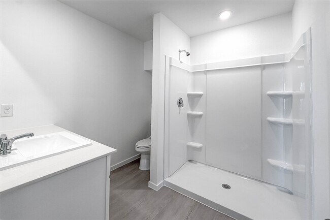 Building Photo - 3005 Highbank Dr