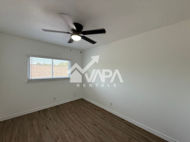 Building Photo - 8259 Sunshine Trail Dr