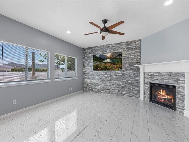 Building Photo - 6131 Settlers Lake Cir W