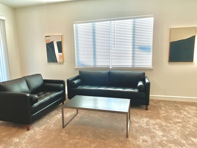Building Photo - FULLY FURNISHED - BRAND NEW 4 BED, 2.5 BAT...