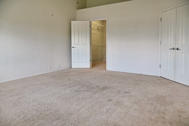 Building Photo - 13600 Breton Ridge St
