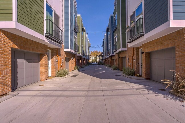 Building Photo - 508 Alisal Ln