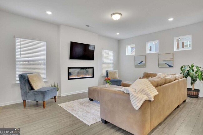 Building Photo - 803 Dundee Wy