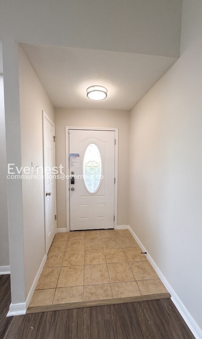 Building Photo - 2014 Cedarview Dr
