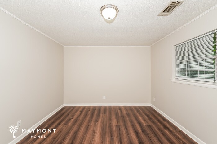 Building Photo - 1013 Sandy Brook Cir