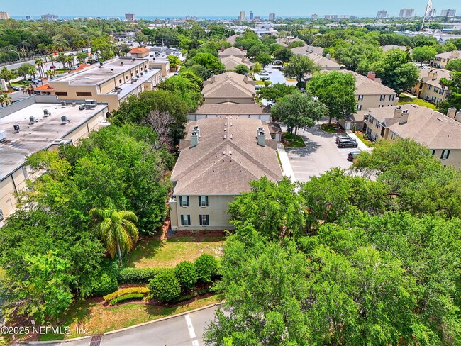 Building Photo - 43 Jardin De Mer Pl
