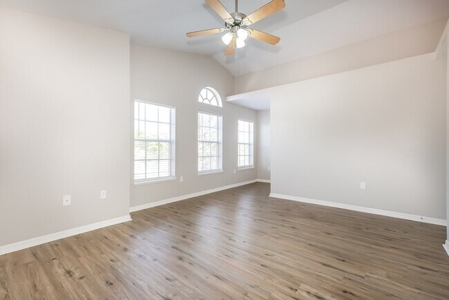 Building Photo - 939 Brenton Leaf Dr