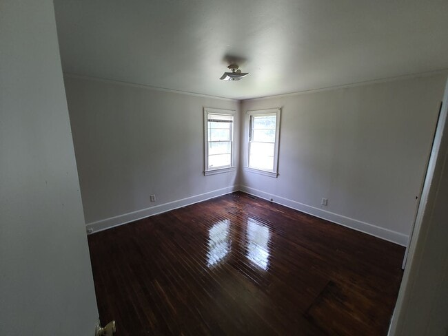 Building Photo - 603 Jackson Ln