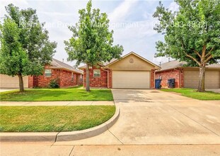 Building Photo - Gorgeous 3 bedroom 2 Bath and 2 Car Home in the Heart of Yukon