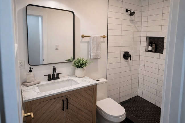 Building Photo - 6649 S Woodlawn Ave