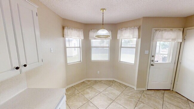 Building Photo - "Spacious 4-Bedroom Retreat with 2 Baths in Prime Killeen Location – 1,590 Sq Ft of Comfort!"