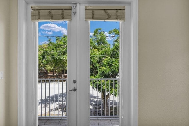 Building Photo - 3432 NE 15th Ave