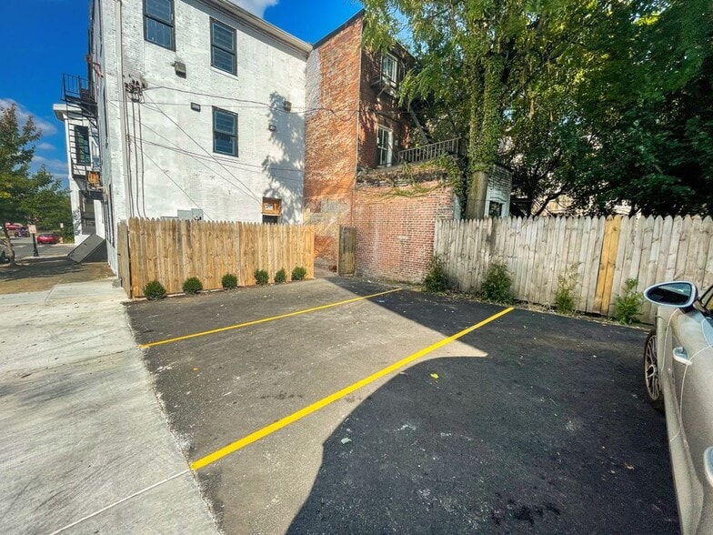 Building Photo - 1428 Madison Ave