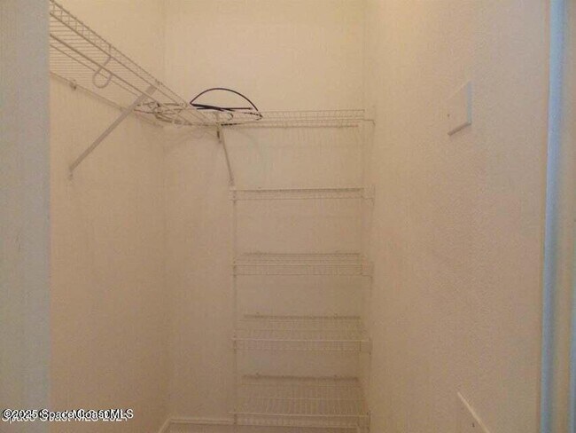 Building Photo - 2087 Hidden Grove Ln