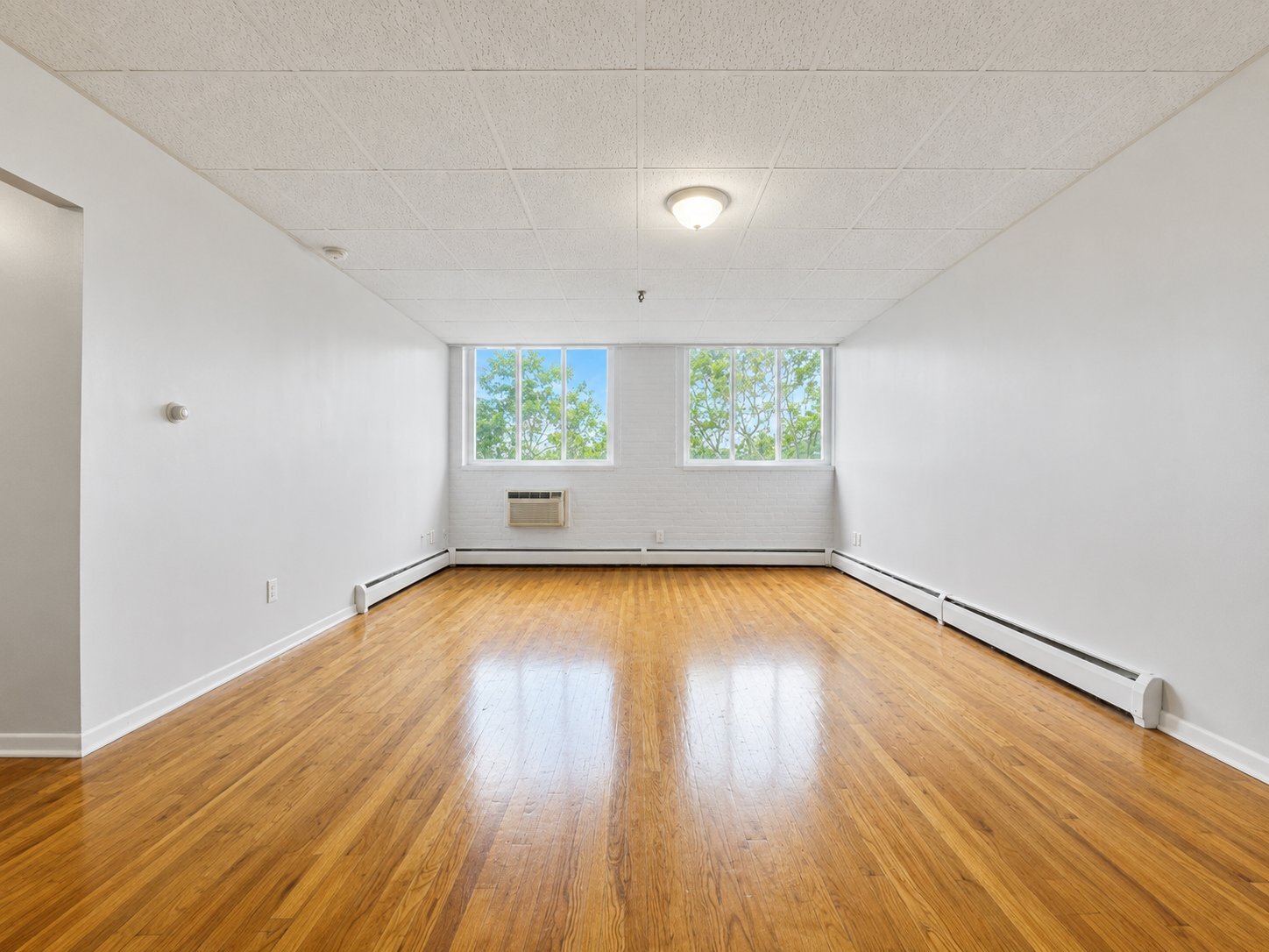 Building Photo - 71 Catlin St