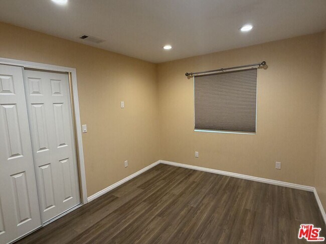 Building Photo - 3543 Sanborn Ave