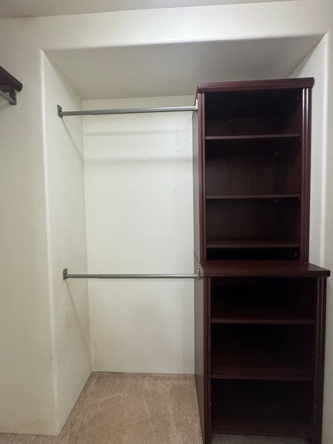 Building Photo - Stunning  3-Bedroom/2.5-Bath - $4000.00 Lo...