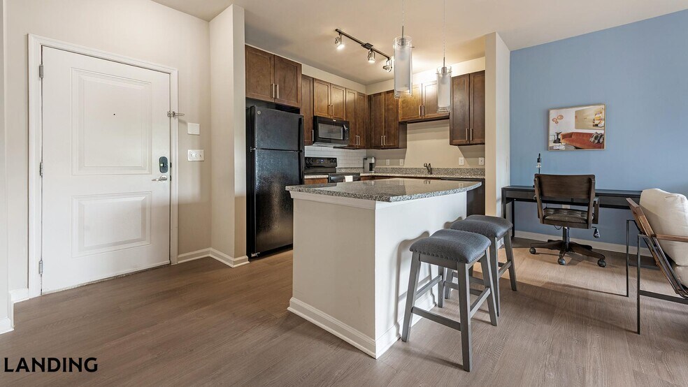 Building Photo - 8100 Palisades Cir