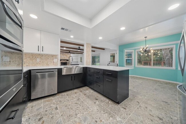 Building Photo - 2175 Park Rd