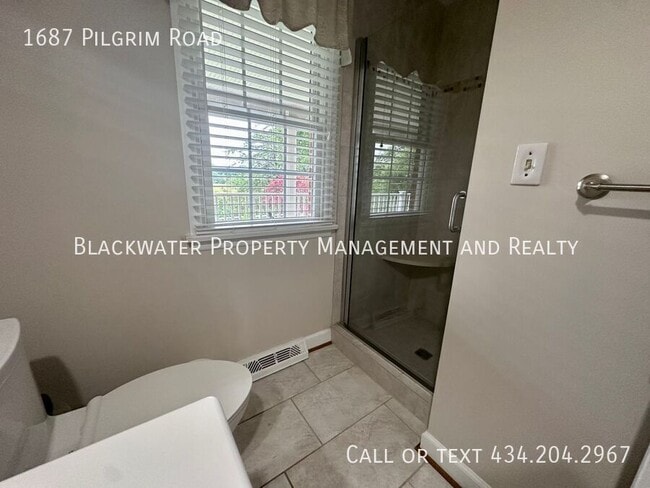 Building Photo - 1687 Pilgrim Rd