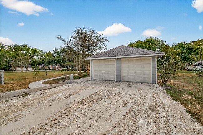 Building Photo - 6928 Apache St