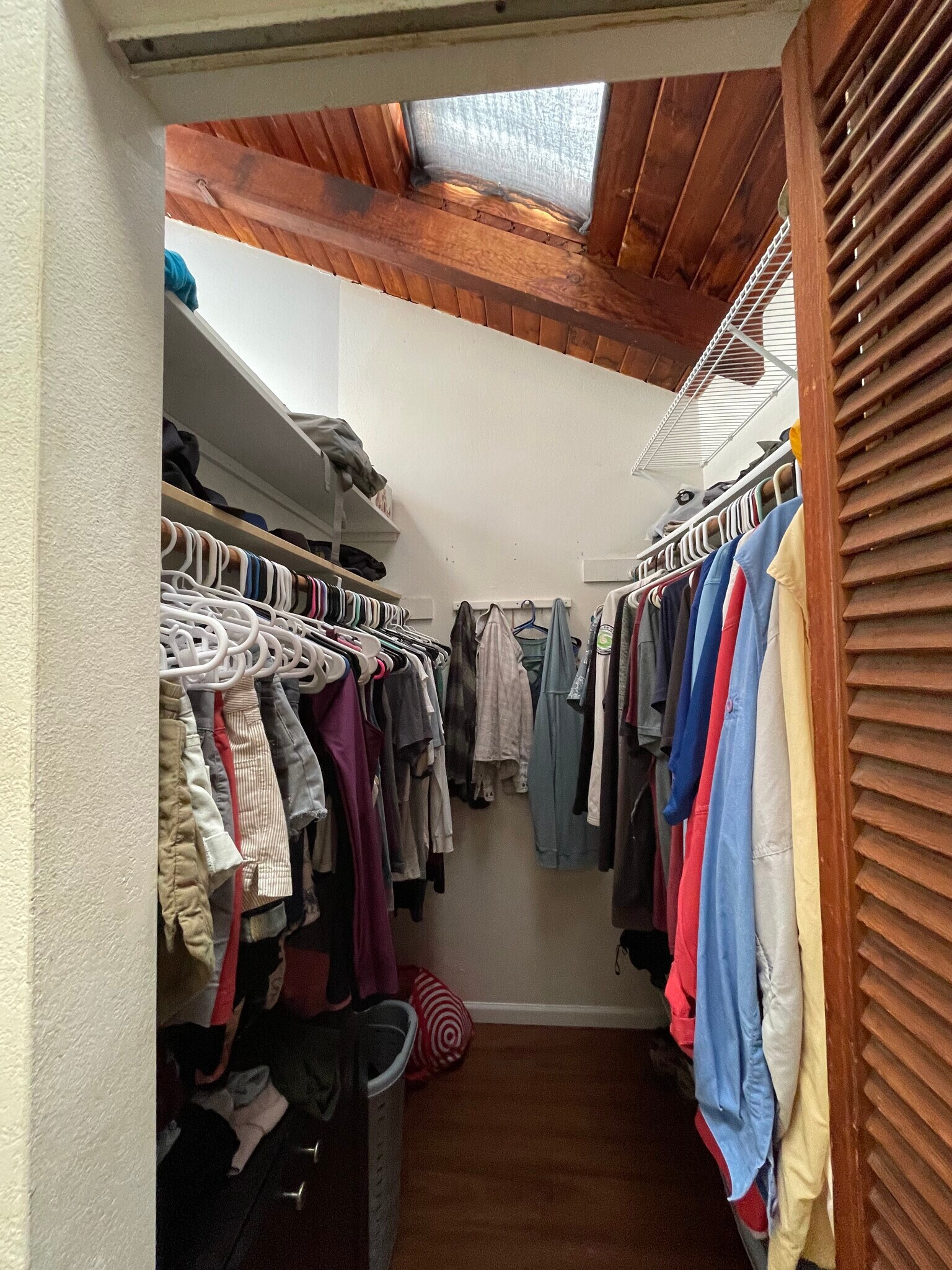 Top floor closet - 75-5810 Olua Plz