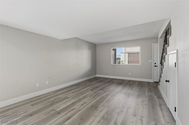 Building Photo - 3517 Rio Robles Dr