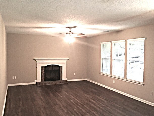 Building Photo - 12719 Diamond Dr