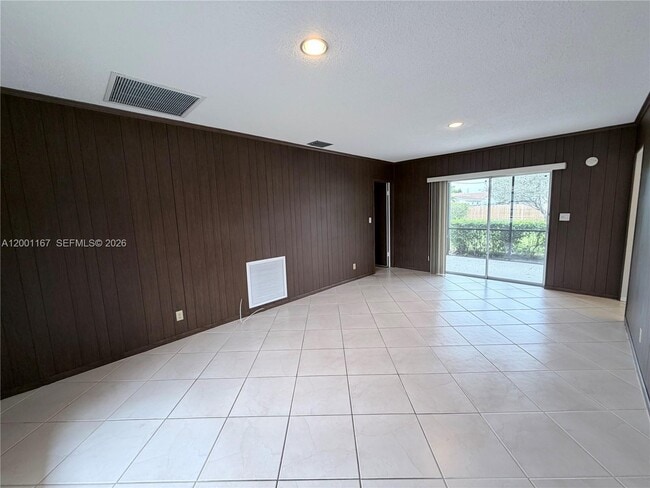 Building Photo - 5011 Madison St