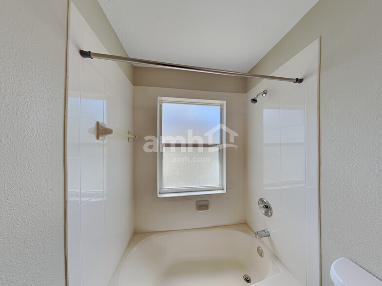 Building Photo - 306 36th St NE