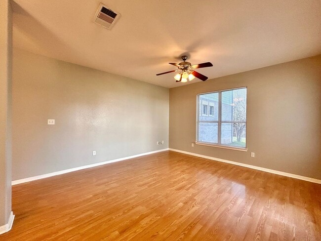 Building Photo - Beautiful 3BR, 2.5BA Two-Story Home with Laundry Room & 2-Car Garage