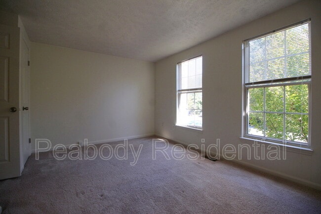 Building Photo - 1544 Woodcrest Dr