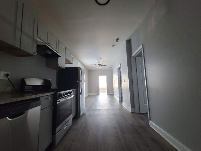 Building Photo - 7634 S Drexel Ave