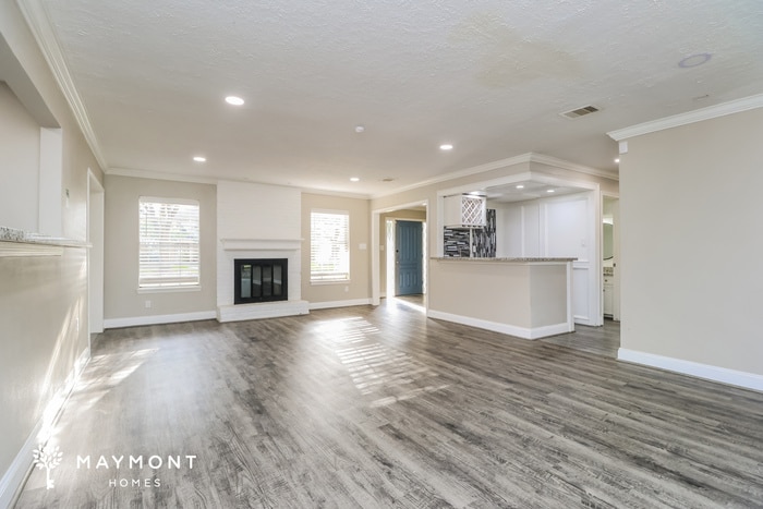 Building Photo - 15611 Pebble Bend Dr