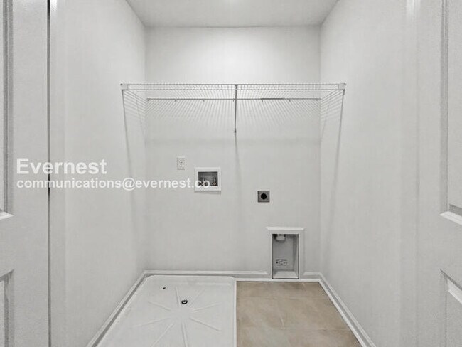 Building Photo - 456 Blair Rd