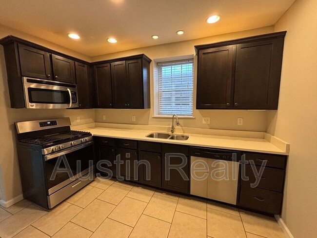 Building Photo - 7766 Gissler Ave