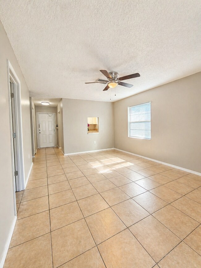 Building Photo - Last Unit Available!