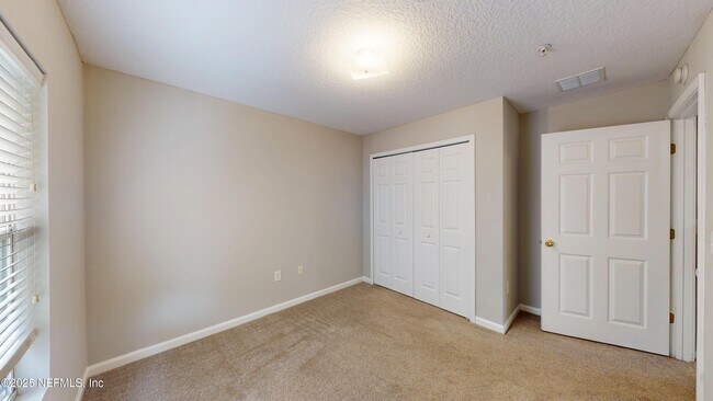 Building Photo - 9575 Amarante Cir