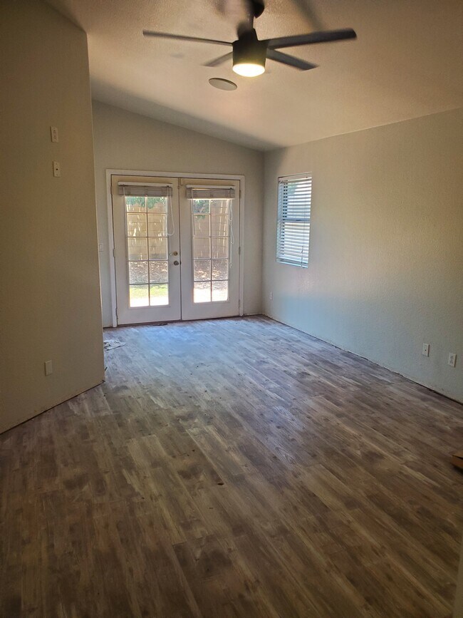 Building Photo - 4750 E Angela Dr