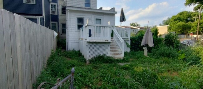 Building Photo - 674 N Clinton Ave
