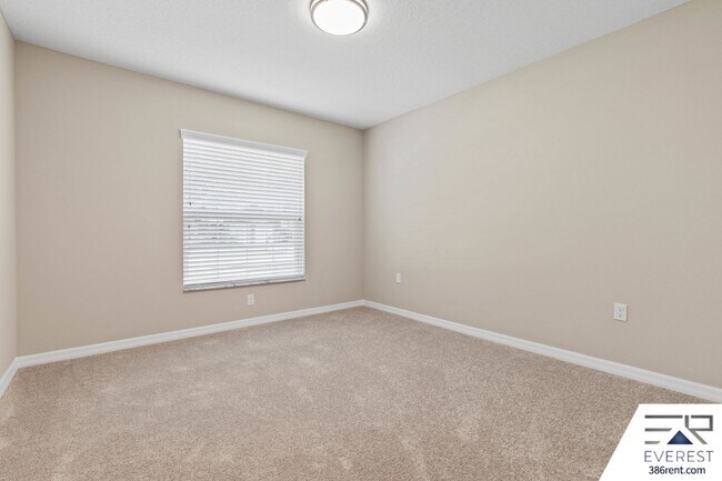 Building Photo - FULLY FENCED, LIKE NEW 4/3/2 ON A QUIET CUL-DE-SAC