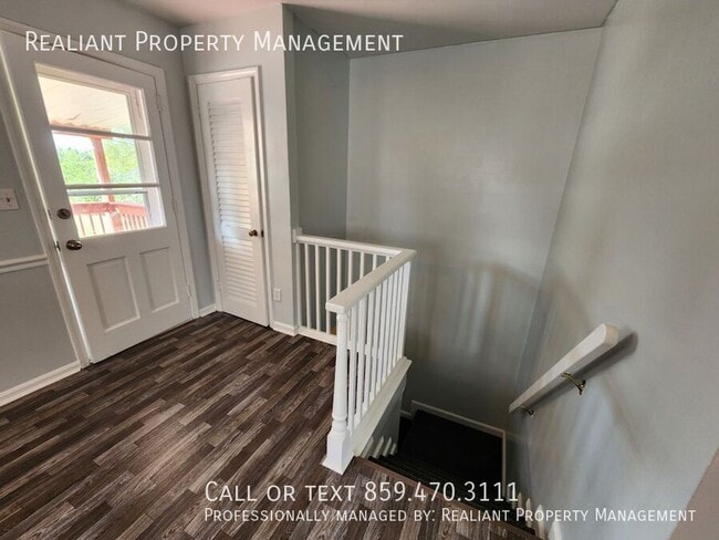 Building Photo - 2135 Tamarack Dr