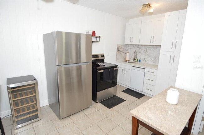 Building Photo - 156 146th Ave