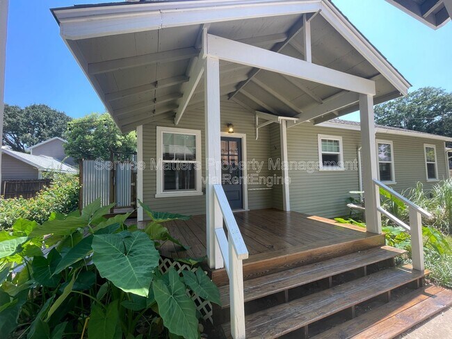 Building Photo - 2318 N 17th Ave