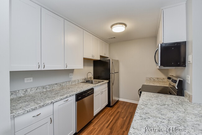 Building Photo - 1462 Stonebridge Cir