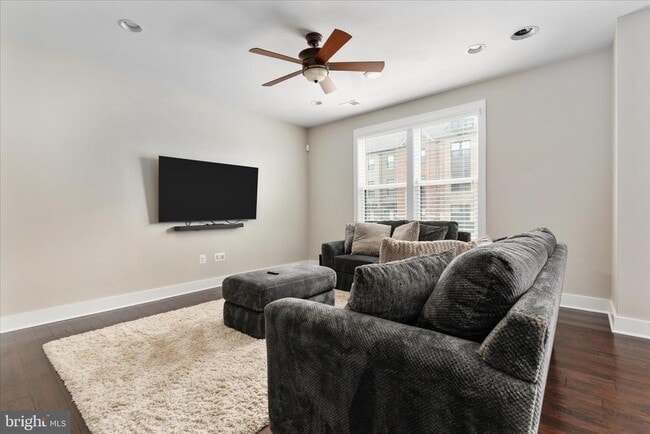 Building Photo - 44735 Medway Ter