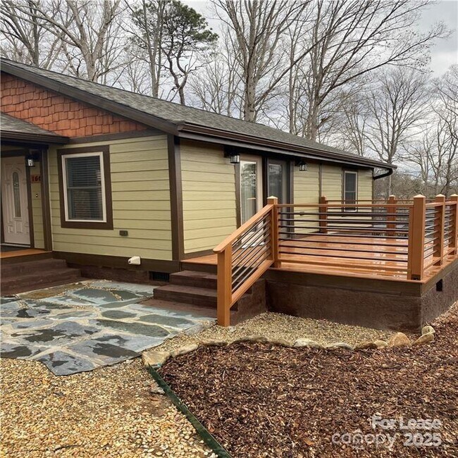 Building Photo - 150 Oak Hill Rd